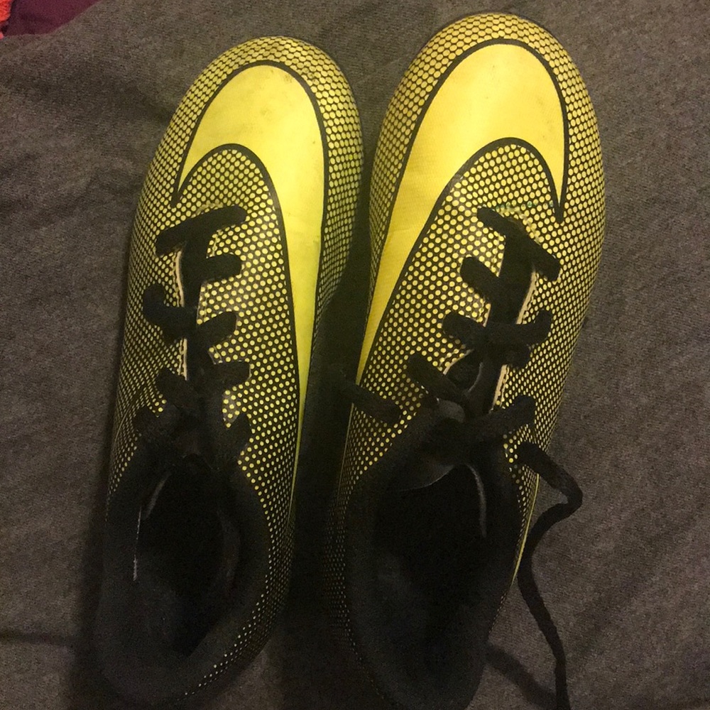 Boys soccer cleats